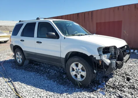 2005 Ford Escape Xlt z USA, uszkodzony, nr VIN 1FMYU93175KA87886